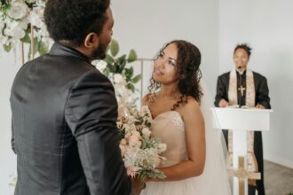 Célébration d'un mariage en Dordogne avec un photographe passionné